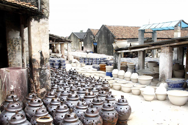 Bat Trang Ceramic Village - Dong Ky Carpentry Village Tour full day